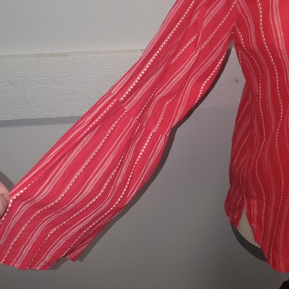 Loft Top - Picture 2 of 6